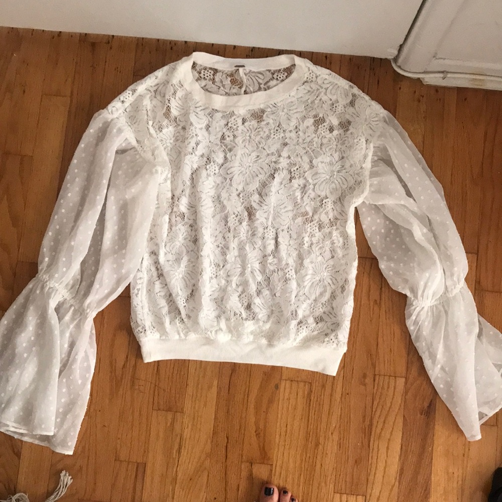 Long sleeve lace top